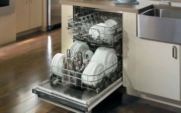 Καθαρίστε και απολυμάνετε το πλυντήριο πιάτων σας